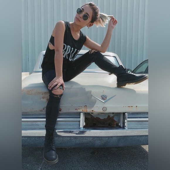 MIGDALIA Bruja Crop Muscle Tank in Black - Picture 6 of 11